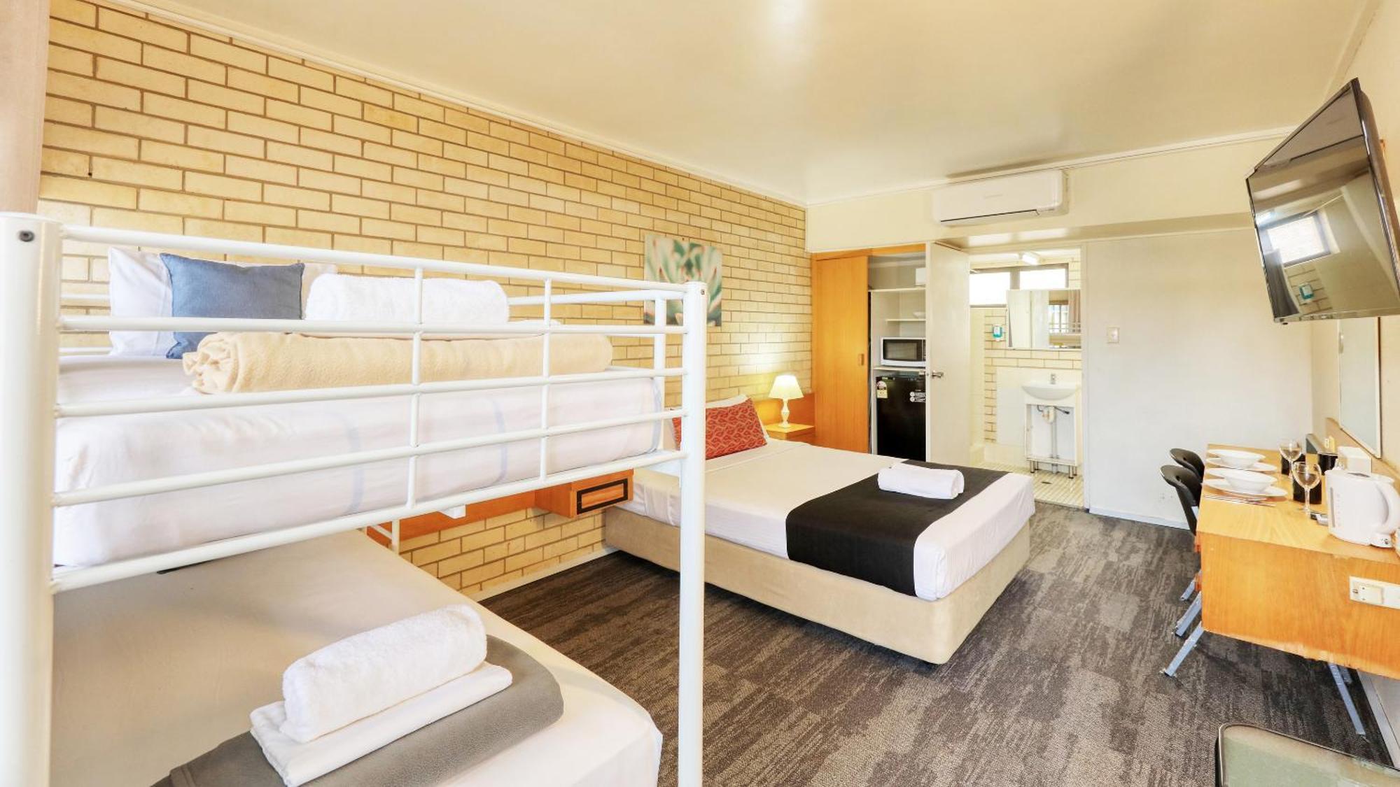 Tropical Gateway Motor Inn Rockhampton Eksteriør bilde
