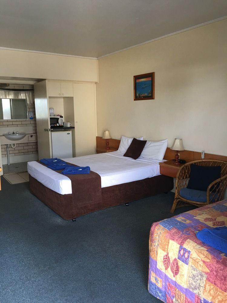 Tropical Gateway Motor Inn Rockhampton Eksteriør bilde