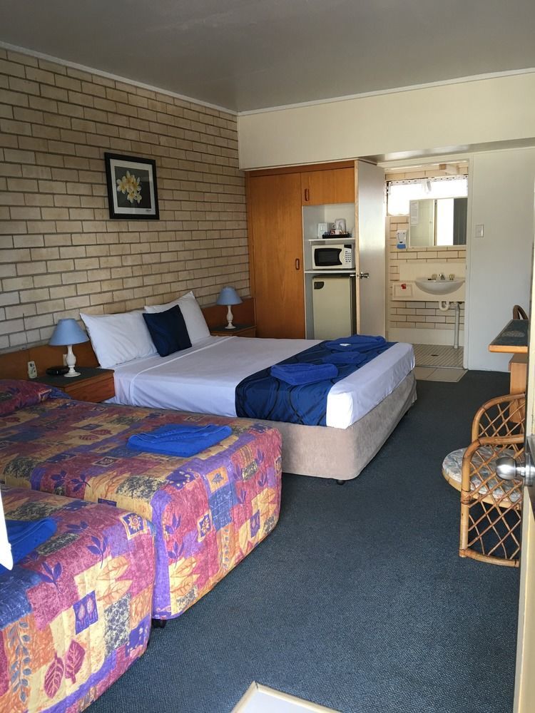 Tropical Gateway Motor Inn Rockhampton Eksteriør bilde