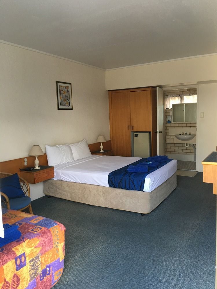 Tropical Gateway Motor Inn Rockhampton Eksteriør bilde