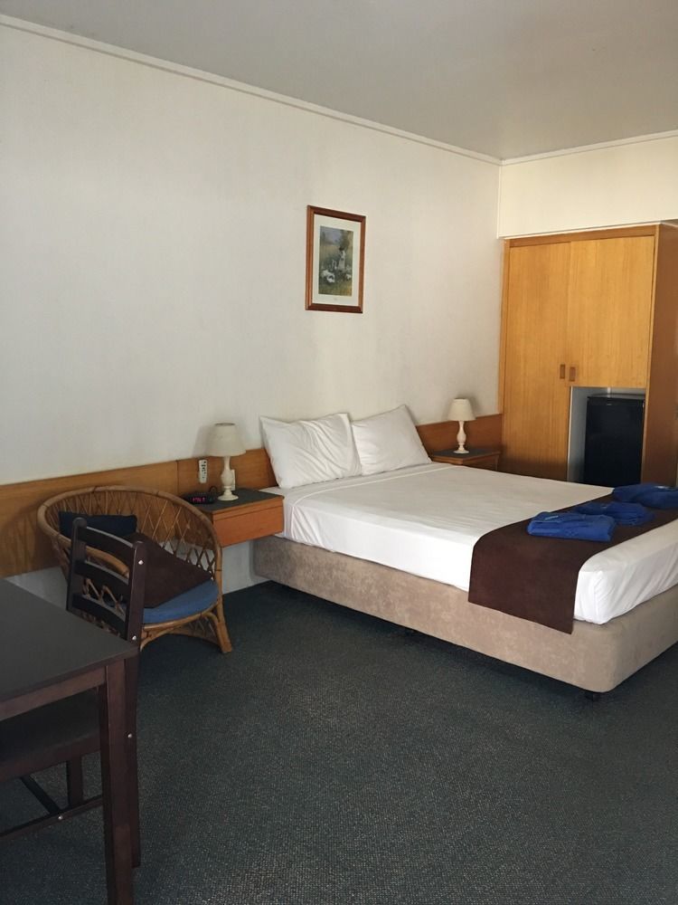 Tropical Gateway Motor Inn Rockhampton Eksteriør bilde