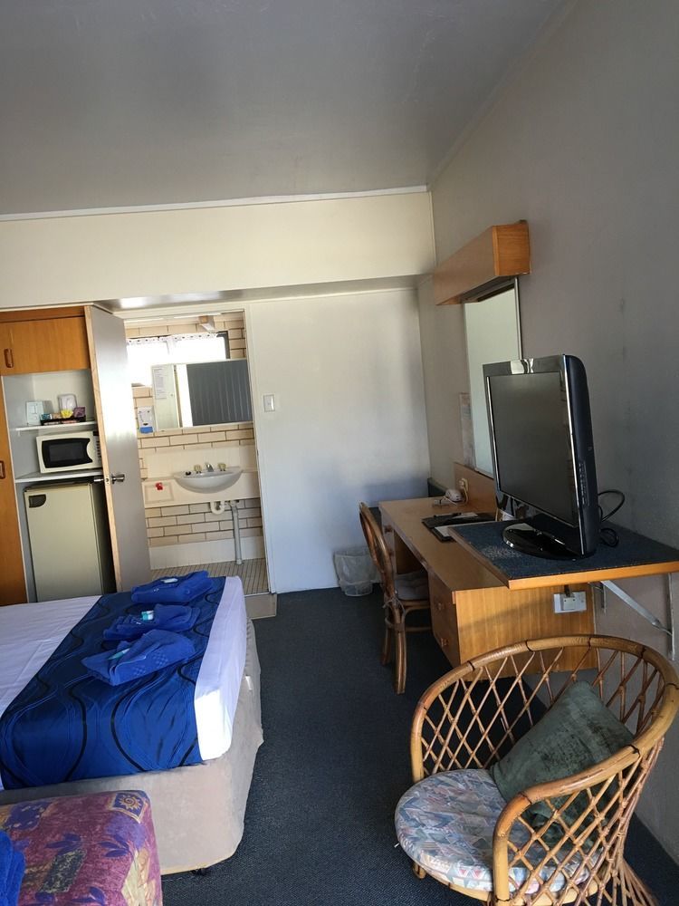 Tropical Gateway Motor Inn Rockhampton Eksteriør bilde