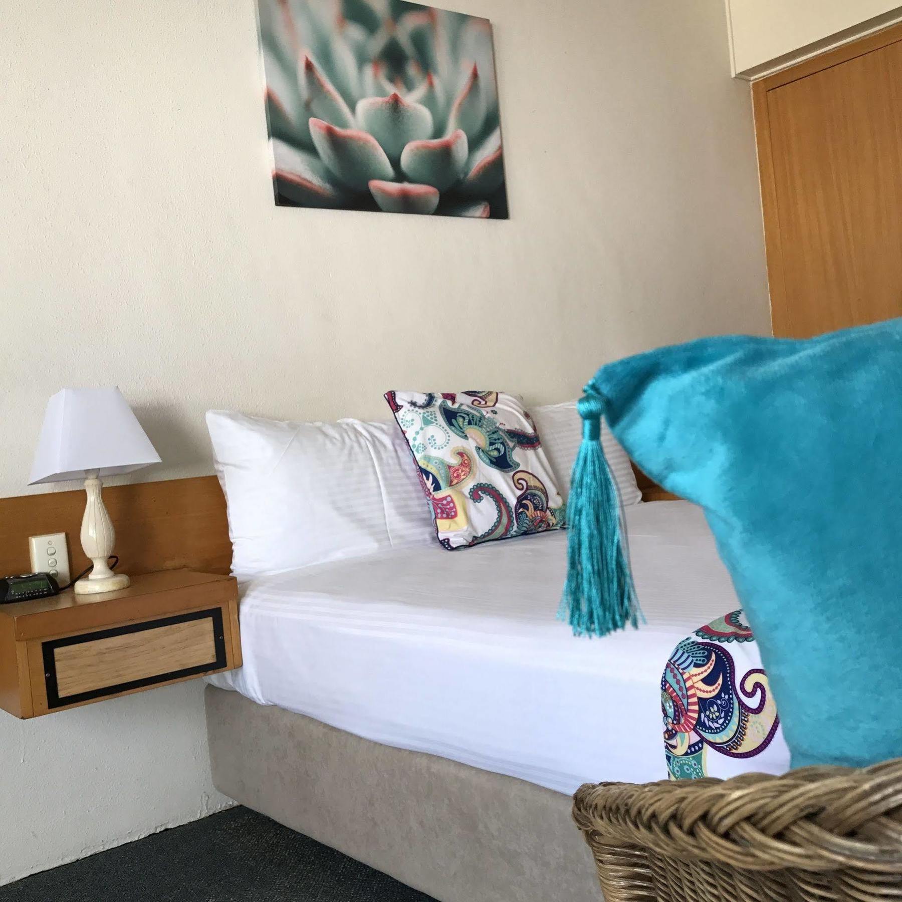 Tropical Gateway Motor Inn Rockhampton Eksteriør bilde